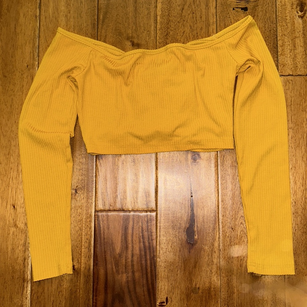 CIDER Ruched Rib Halter Top - Picture 11 of 11